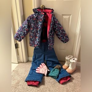 Iceberg brand toddler girls 6T snowsuit + ASSESORIES ! Boots SZ11, hat,  gloves